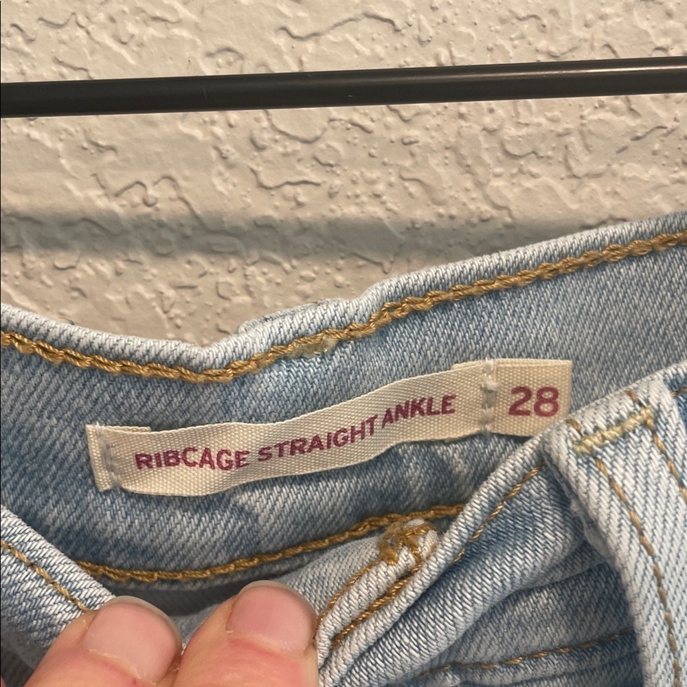 Levi's Button Fly Ribcage Straight Ankle Jeans 28 - Picture 3 of 8